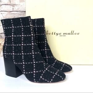 NEW Bettye Muller Size 6.5 NightCap Tweed Heeled Boots Black Pink Boucle